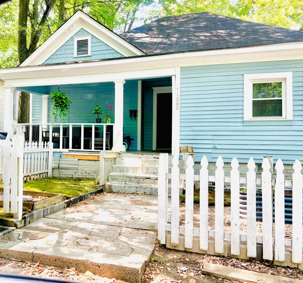 1080 Curran St.
